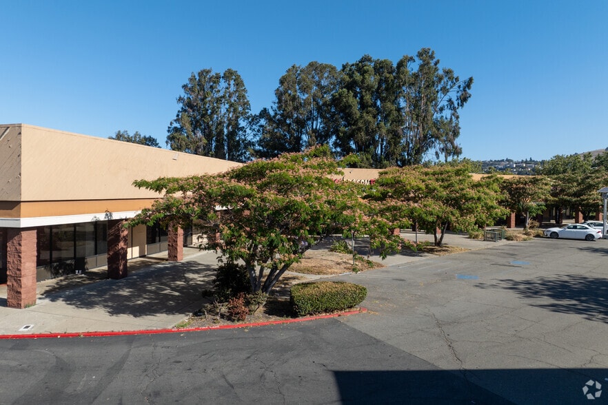 15065-15081 Hesperian Blvd, San Leandro, CA à vendre - Photo de l’immeuble – Image 3 sur 4