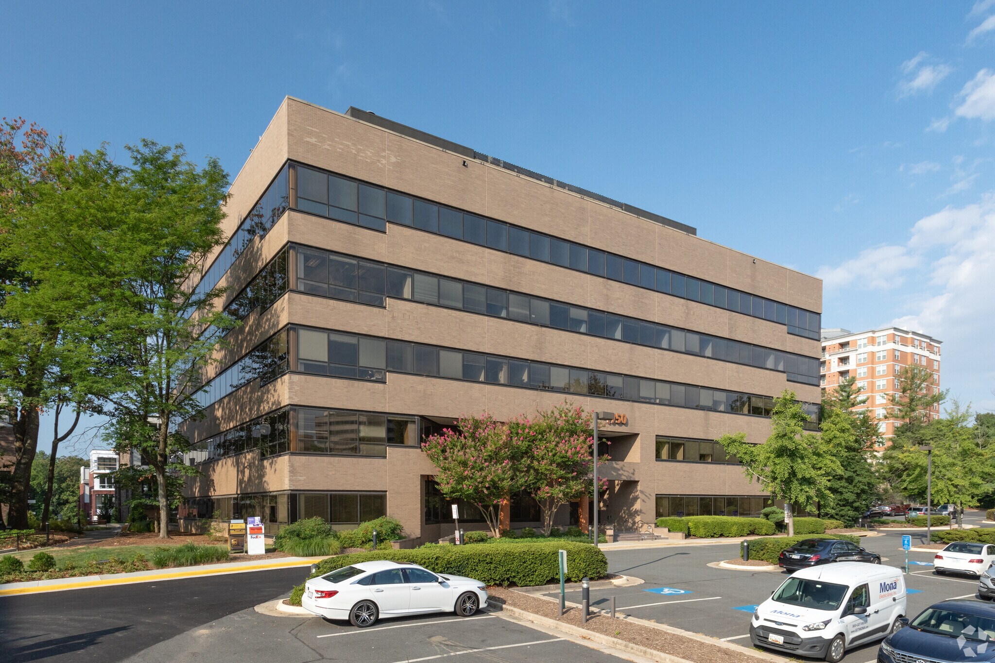 1950 Roland Clarke Pl, Reston, VA à louer Photo de l’immeuble– Image 1 sur 7
