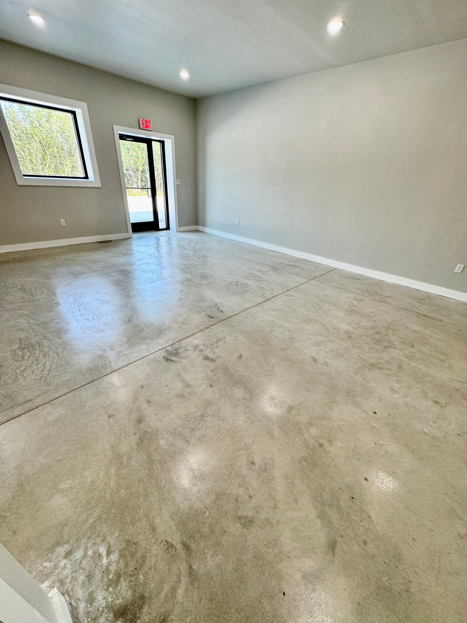 1247 Watson E Ln, New Braunfels, TX à louer Photo de l’immeuble– Image 1 sur 13