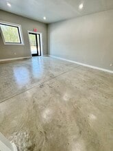 1247 Watson E Ln, New Braunfels, TX à louer Photo de l’immeuble– Image 1 sur 13