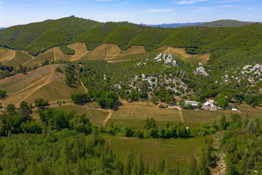 2690 San Domingo Rd, Murphys, CA à vendre - Photo principale – Image 1 sur 35