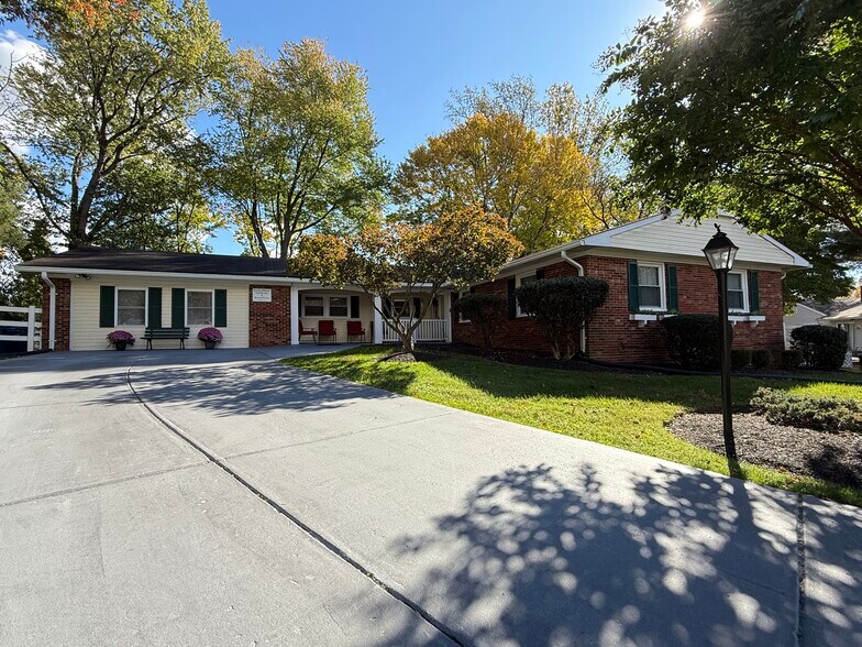 4 Broomall Ct, Silver Spring, MD à vendre - Photo de l’immeuble – Image 2 sur 23