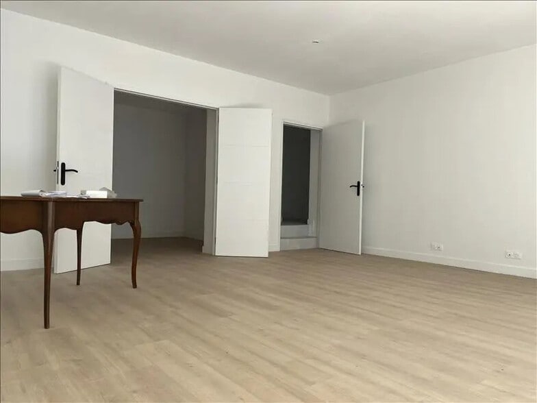 Local commercial dans Tours à vendre - Photo de l’immeuble – Image 2 sur 4