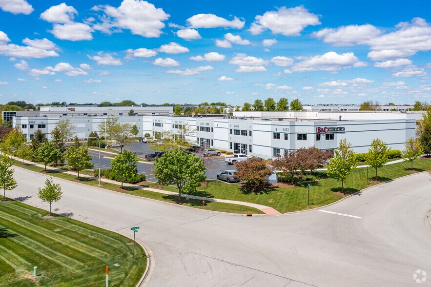 2486-2488 Technology Dr, Elgin, IL à louer - Photo de l’immeuble – Image 2 sur 6