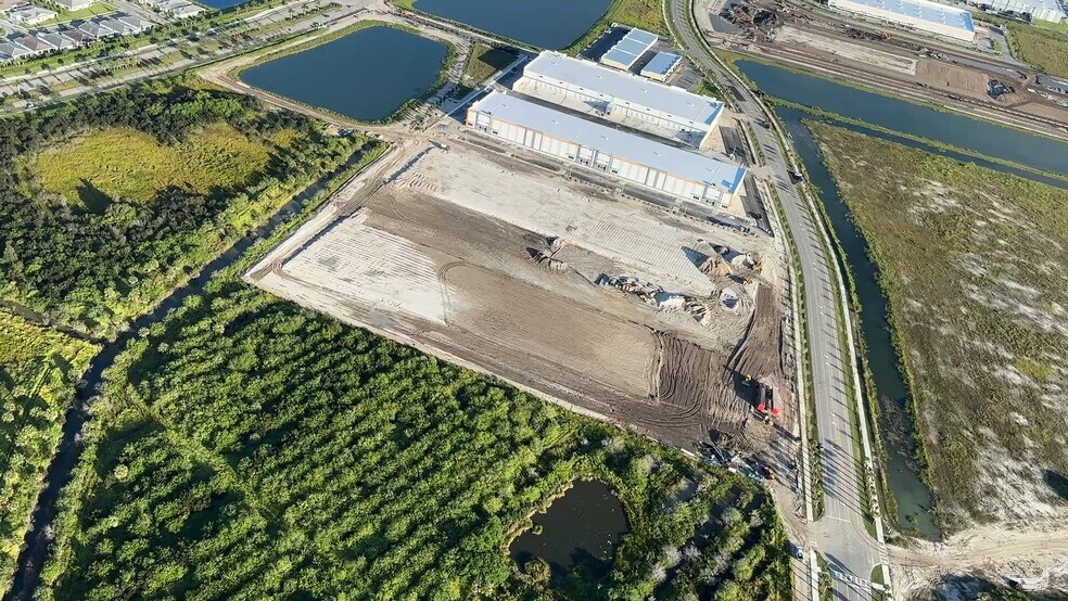 12070 SW Tom Mackie Blvd, Port Saint Lucie, FL à louer - Vidéo sur l’annonce professionnelle – Image 2 sur 20