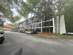 6400 Powers Ferry Rd NW, Atlanta, GA à louer Photo de l’immeuble– Image 1 sur 19