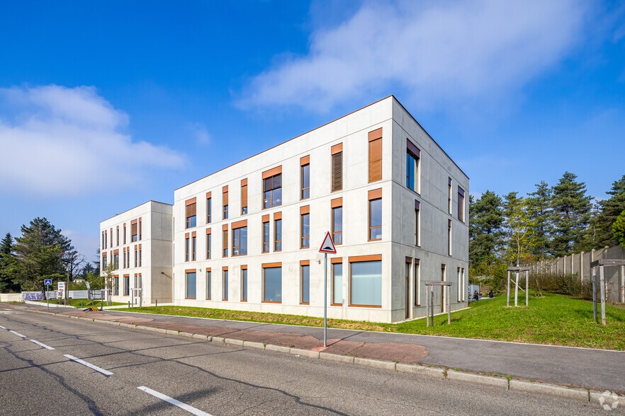 51 Rue Berty Albrecht, Bron à vendre - Photo de l’immeuble – Image 2 sur 13