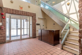 1610 Bathgate Ave, Bronx, NY à louer Hall d’entrée– Image 1 sur 4