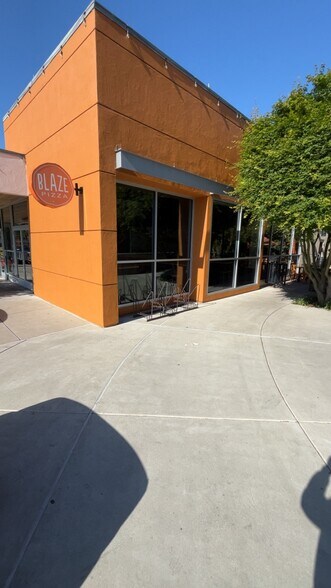 880-896 E Foothill Blvd, San Luis Obispo, CA à louer - Photo de l’immeuble – Image 3 sur 5