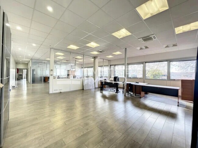 Plus de détails pour Local d'activités, Industriel/Logistique à louer