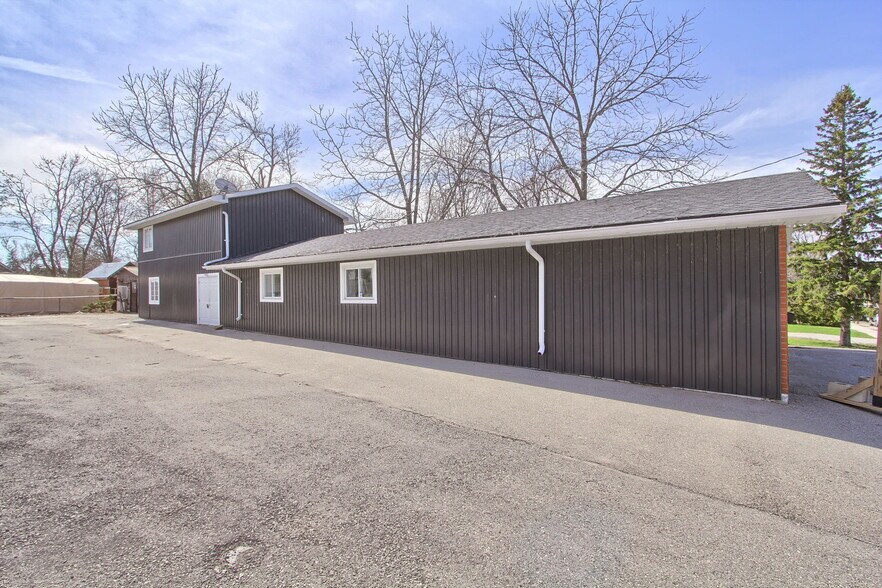 395 Bay St W, Brock, ON à vendre - Photo de l’immeuble – Image 3 sur 36