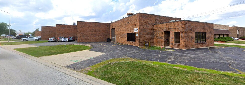801-823 N Central Ave, Wood Dale, IL à louer - Photo de l’immeuble – Image 2 sur 7