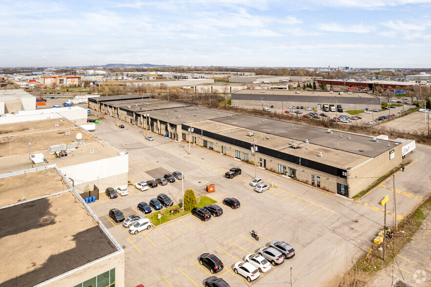 26 Boul Hymus, Pointe-claire, QC à louer - Photo de l’immeuble – Image 2 sur 4