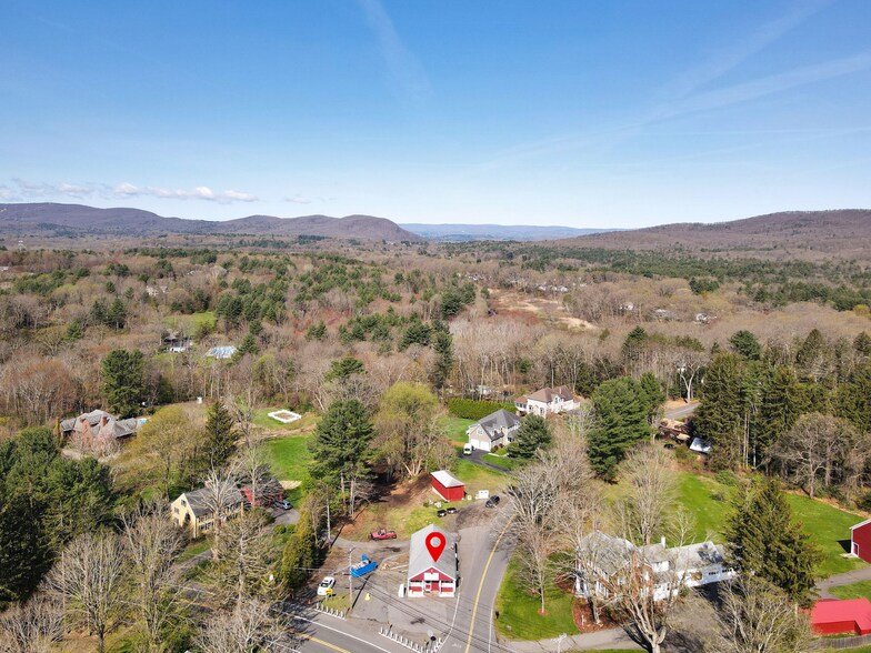 460 Amherst Rd, South Hadley, MA à vendre - Aérien – Image 2 sur 11