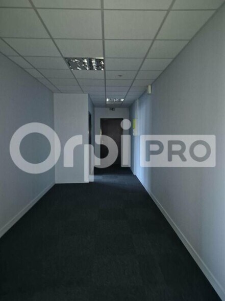 Bureau dans Châlons-en-Champagne à vendre - Photo de l’immeuble – Image 2 sur 24
