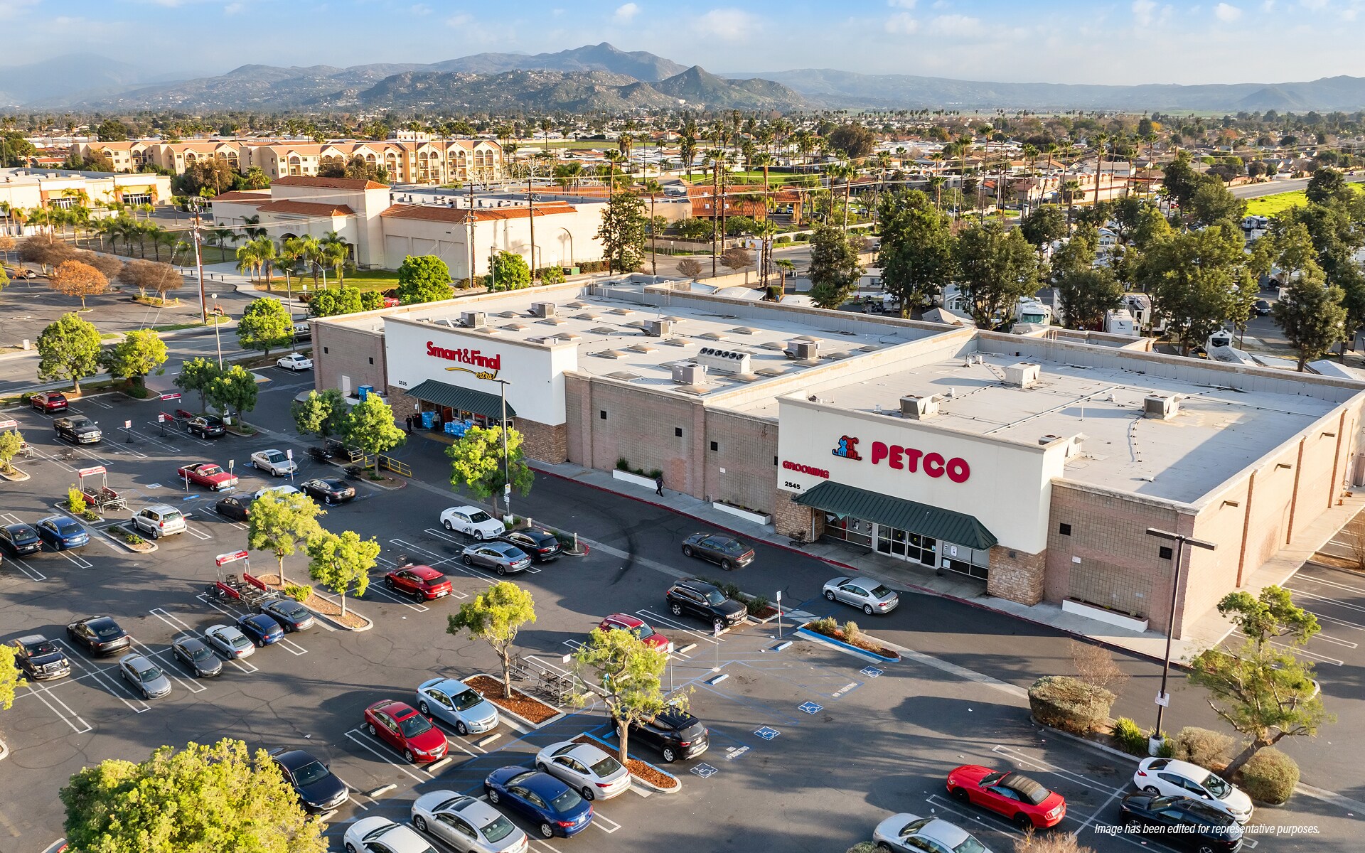 2545 W Florida Ave, Hemet, CA à vendre Photo principale– Image 1 sur 7