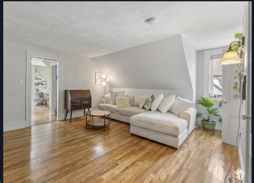 9 Dartmouth St, Somerville, MA à vendre - Photo intérieure – Image 3 sur 8