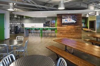 1700 E Walnut Ave, El Segundo, CA à louer Photo intérieure– Image 2 sur 4