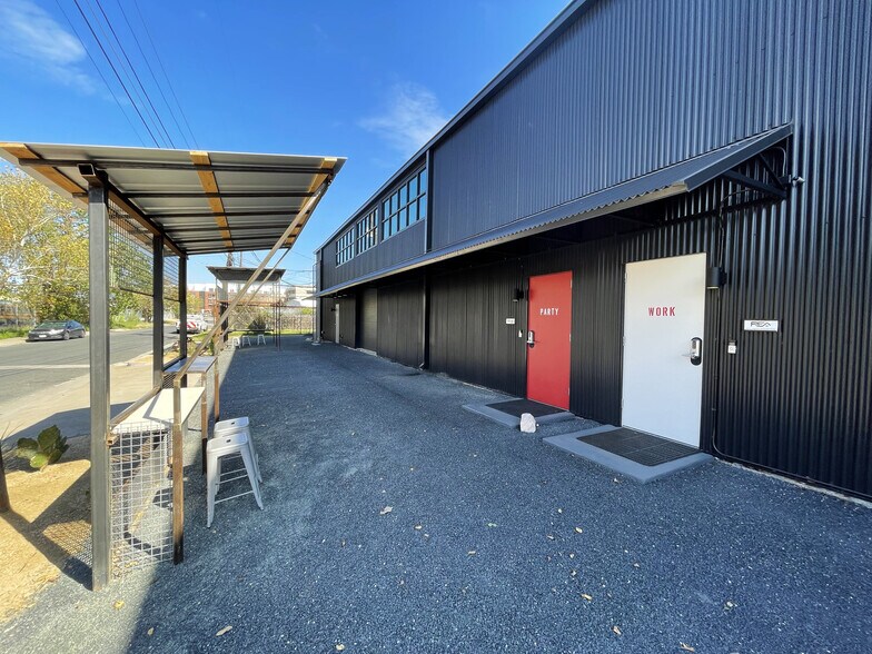 3700 Thompson St, Austin, TX à louer - Photo de l’immeuble – Image 2 sur 8