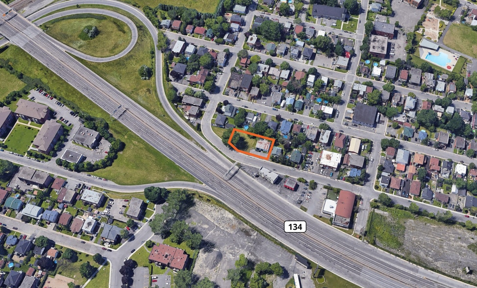 1945 Av Des Chênes, Lemoyne, QC à vendre - Aérien – Image 2 sur 3