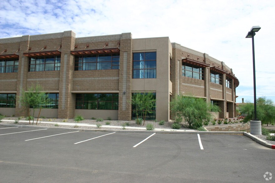 8360 E Raintree Dr, Scottsdale, AZ à louer - Photo de l’immeuble – Image 2 sur 11