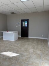 31900 Mission Trl, Lake Elsinore, CA à louer Photo intérieure– Image 2 sur 5