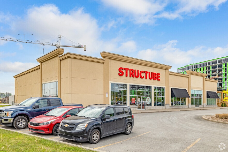 155 Montée Masson, Mascouche, QC à louer - Photo principale – Image 2 sur 13