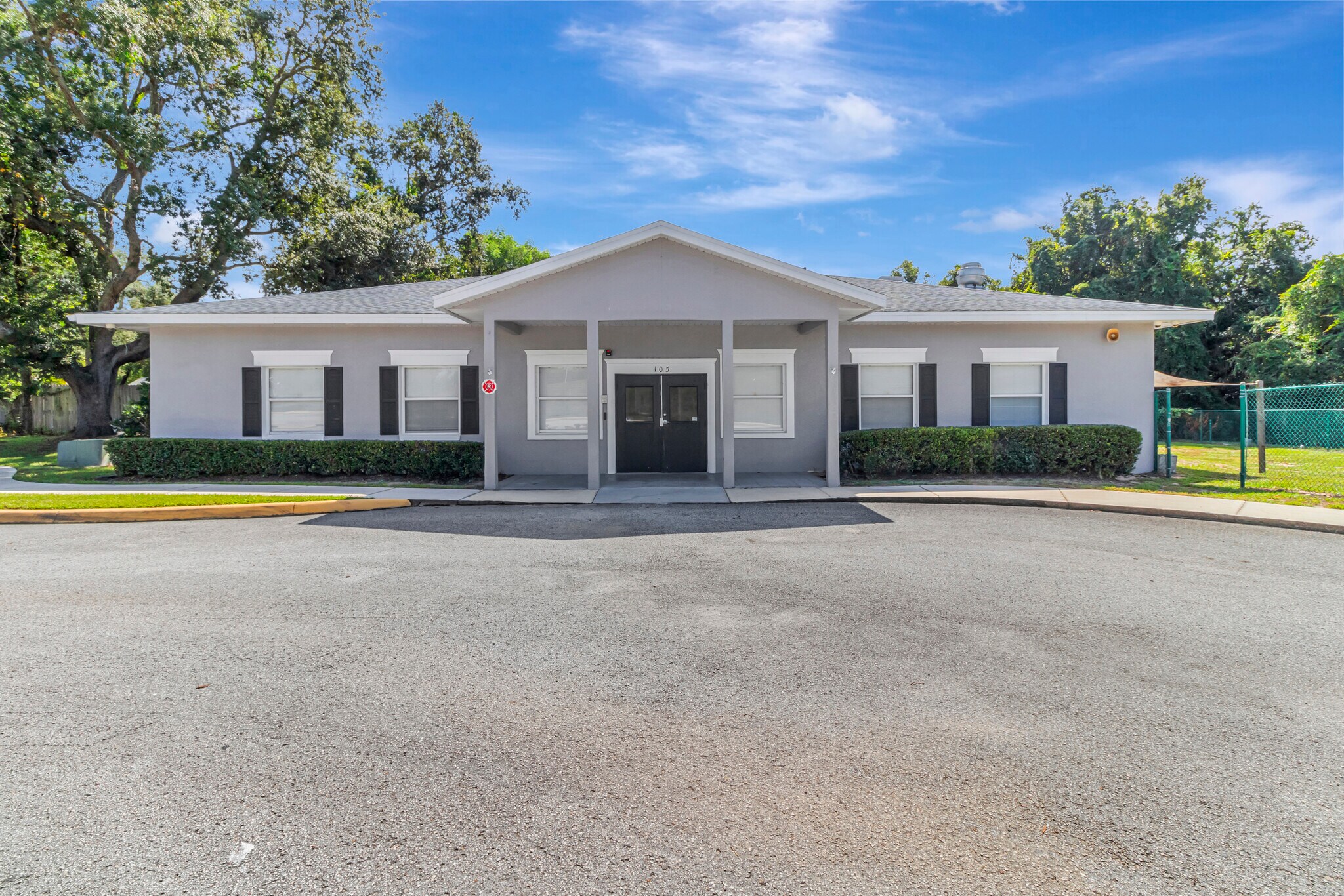 105 Baker St, Minneola, FL à vendre Photo de l’immeuble– Image 1 sur 2