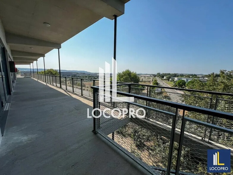 Bureau dans Avignon à louer - Photo de l’immeuble – Image 2 sur 6