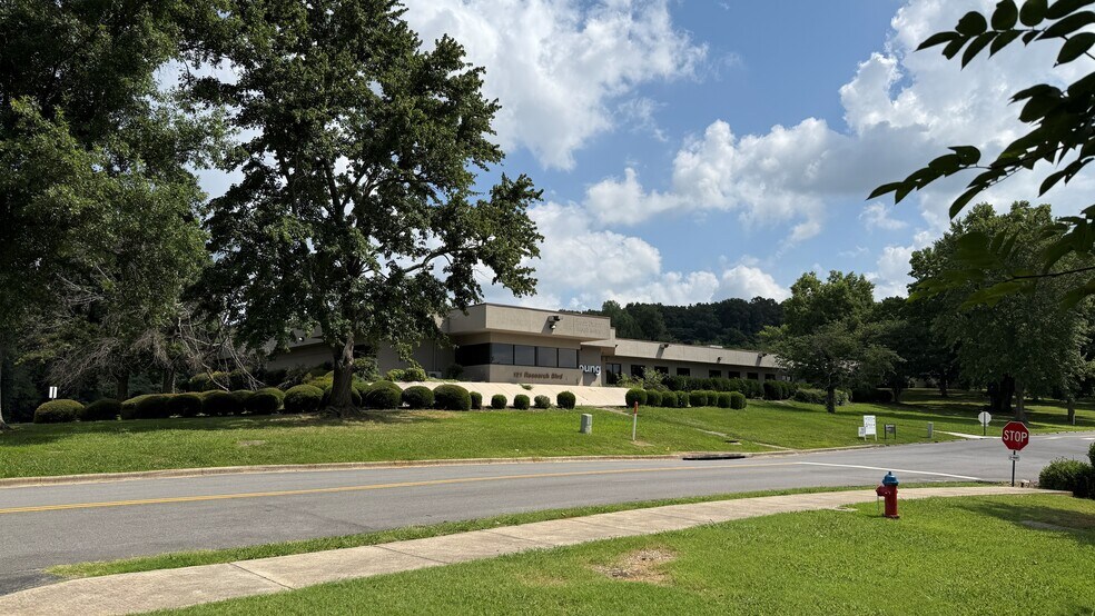 121 Research Blvd, Madison, AL à louer - Photo de l’immeuble – Image 2 sur 3