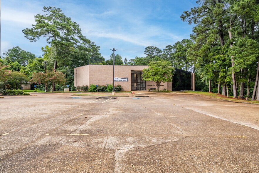 4848 NE Stallings Dr, Nacogdoches, TX à vendre - Photo de l’immeuble – Image 3 sur 7