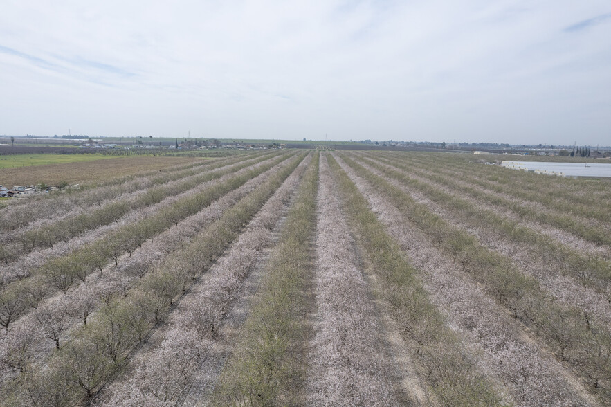 APN 328-050-37, Fresno, CA à vendre - Aérien – Image 2 sur 10