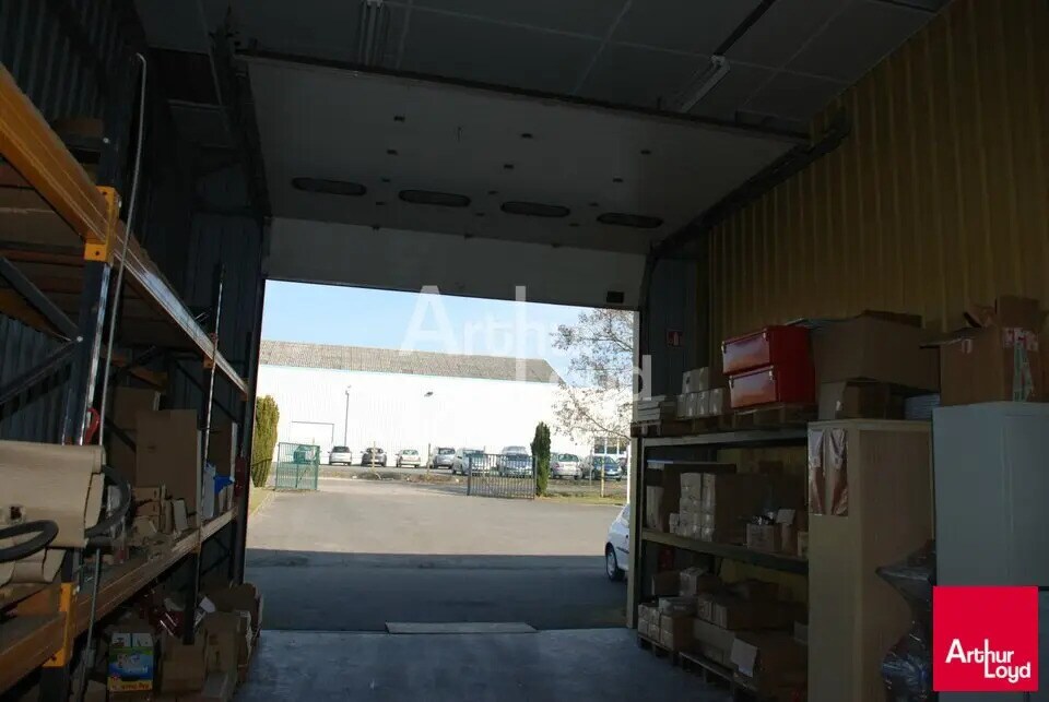 Local d'activités dans OUCQUES à vendre Photo de l’immeuble– Image 1 sur 5