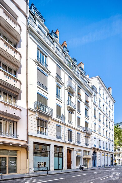 Local commercial dans Lyon à louer - Photo principale – Image 1 sur 4