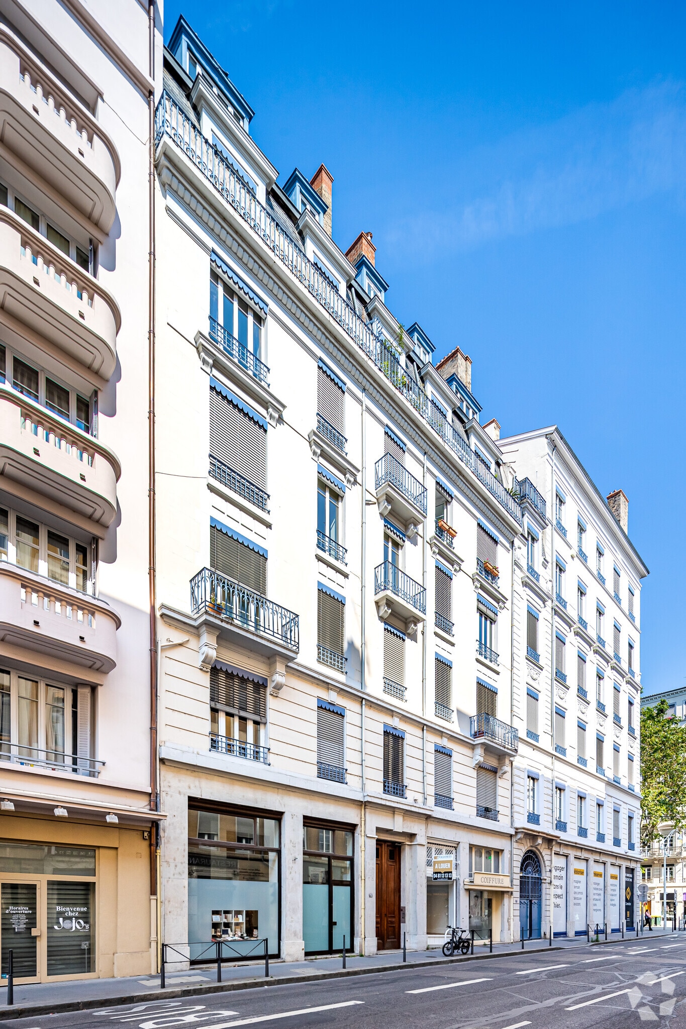 Local commercial dans Lyon à louer Photo principale– Image 1 sur 5