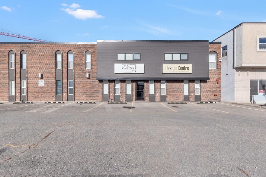 216 40th Ave NE, Calgary, AB à louer - Photo de l’immeuble – Image 2 sur 39