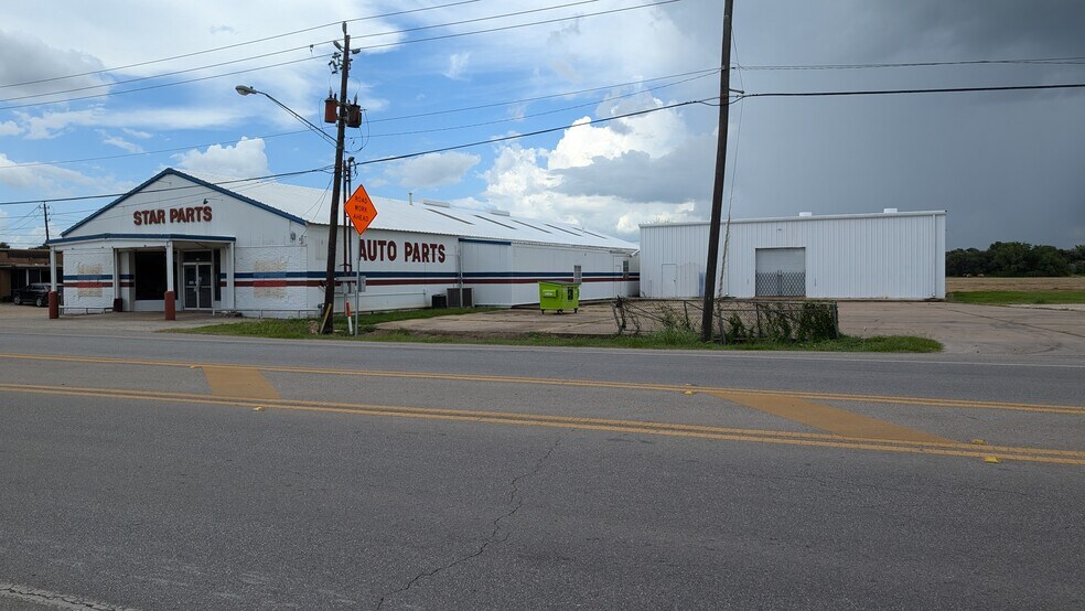 1119 E Milam St, Wharton, TX à vendre - Photo de l’immeuble – Image 2 sur 25