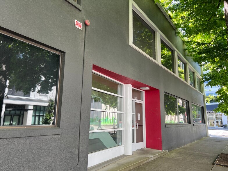 1530 SW Taylor St, Portland, OR à louer - Photo de l’immeuble – Image 2 sur 8