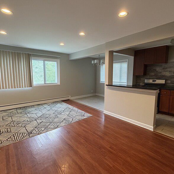 209 Ridge Ave, Evanston, IL à vendre - Photo de l’immeuble – Image 3 sur 5