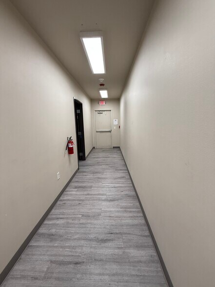 1351 N Zaragoza Rd, El Paso, TX à vendre - Photo intérieure – Image 3 sur 29