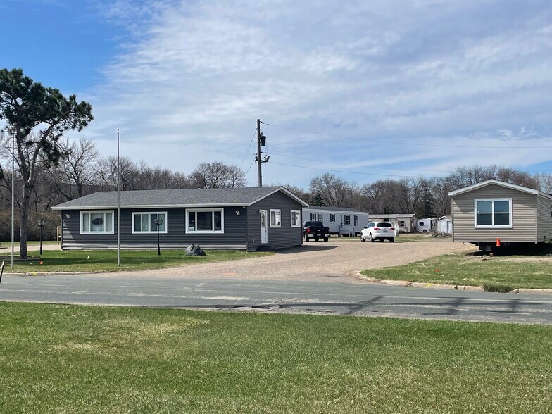 9550 NE Central Ave, Blaine, MN à vendre - Photo de l’immeuble – Image 3 sur 5