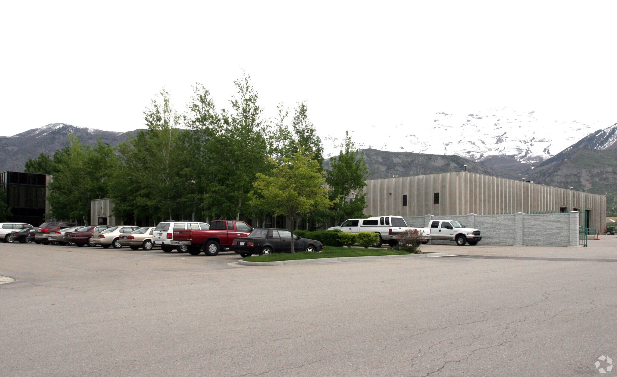 786 N Geneva Rd, Lindon, UT à louer Photo de l’immeuble– Image 1 sur 4