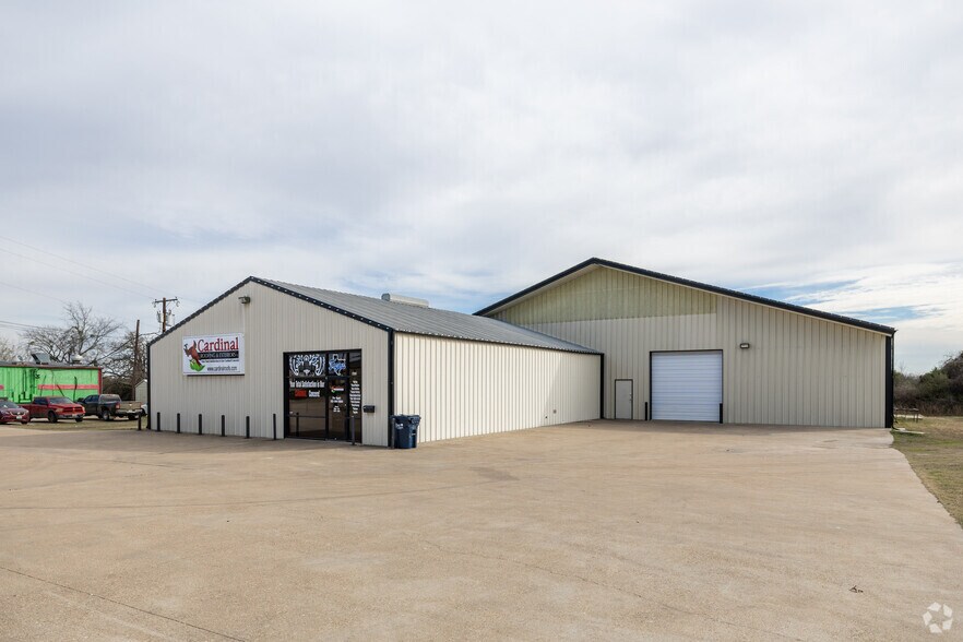 1613 W Cameron Ave, Rockdale, TX à louer - Photo principale – Image 1 sur 3