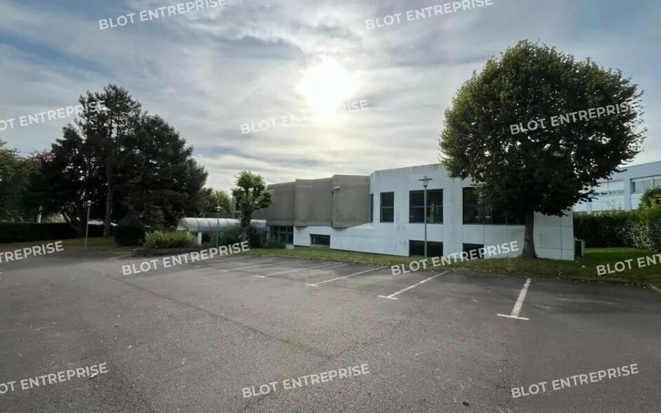 33 Rue Du Bignon, Cesson-Sévigné à louer - Photo de l’immeuble – Image 2 sur 11