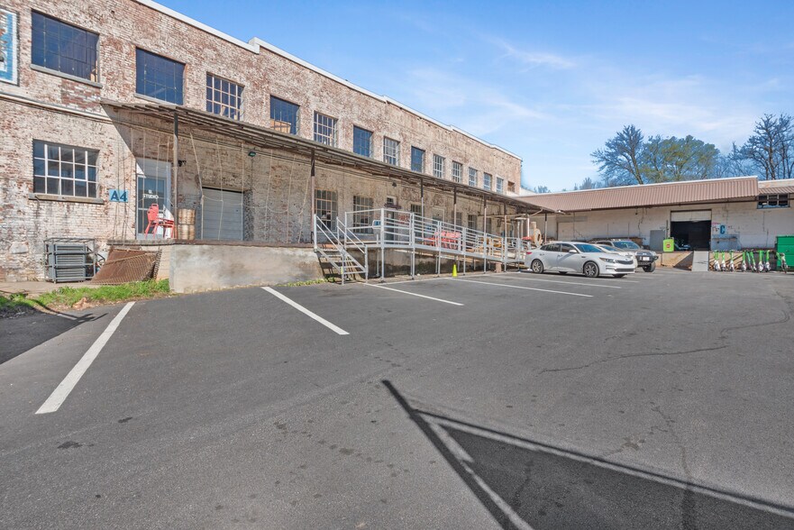 515 Ralph David Abernathy Blvd SW, Atlanta, GA à louer - Photo de l’immeuble – Image 3 sur 5