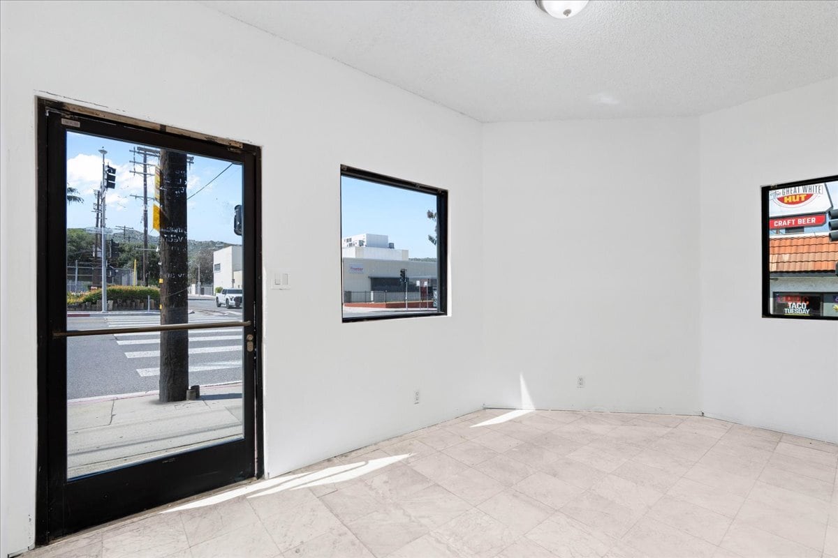 7969 Foothill Blvd, Sunland, CA à louer Photo intérieure– Image 1 sur 10