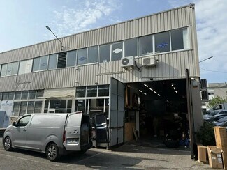 Plus de détails pour Local d'activités à louer