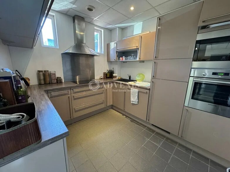 Bureau dans Champs-sur-Marne à louer - Photo intérieure – Image 2 sur 9