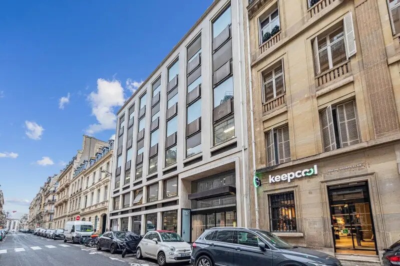 32 Rue De Lisbonne, Paris à louer - Photo de l’immeuble – Image 1 sur 26