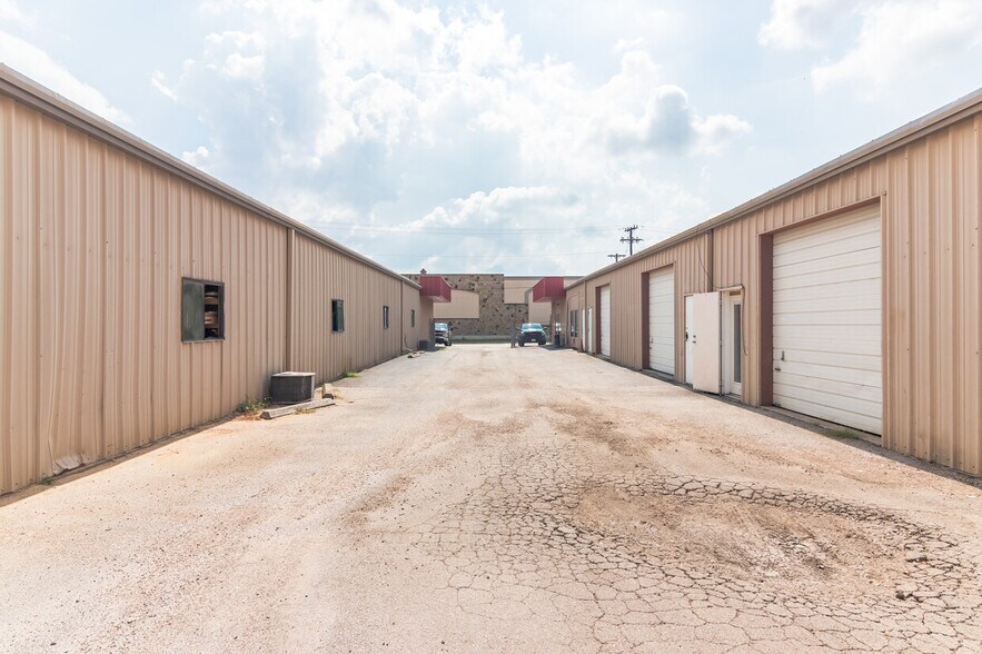 2602 Commerce St, Marble Falls, TX à louer - Photo de l’immeuble – Image 2 sur 3